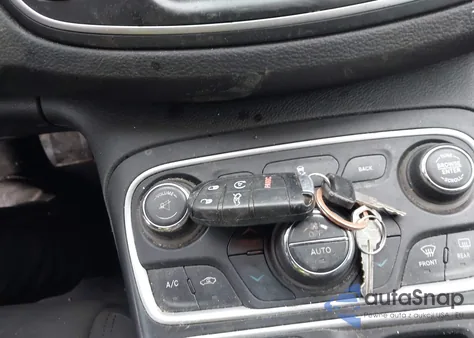 2015 Chrysler 200 Limited z USA, uszkodzony, nr VIN 1C3CCCAB0FN703149